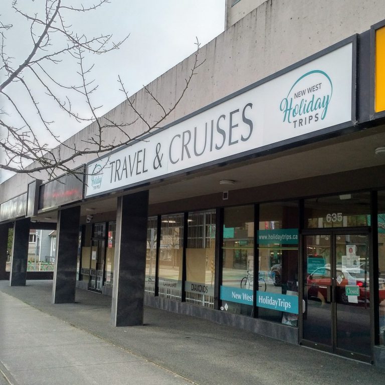 NW Holidaytrips signage 768x768